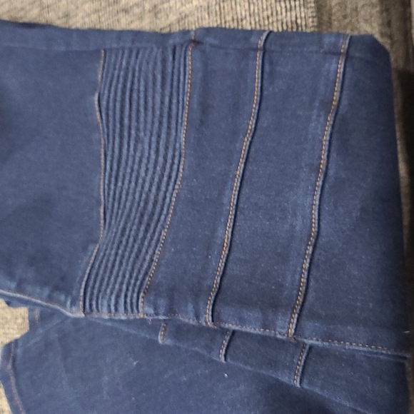 Fashion Nova dark Wash blue high waist skinny jeans - Picture 3 of 8